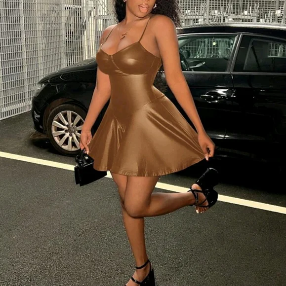 Elegant Summer Music Festival Strappy Bust Cup Shape Design Ruffled - Picture 3 of 4